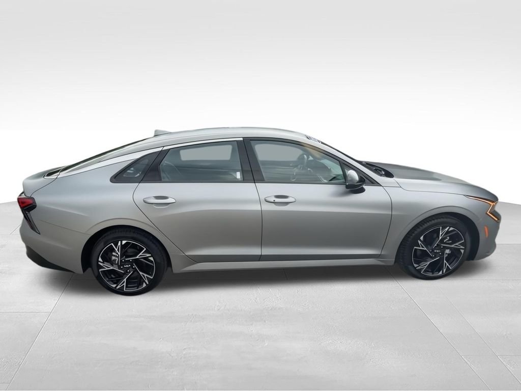 Used 2025 Gray Kia GT-Line image 9