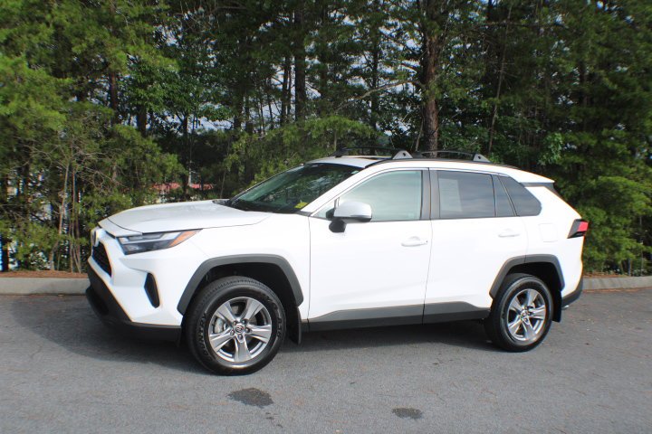 Used 2023 Ice Cap Toyota XLE image 4