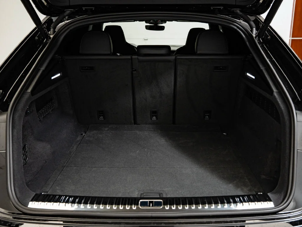 Used 2025 Mythos Black Metallic Audi 4.0T image 20