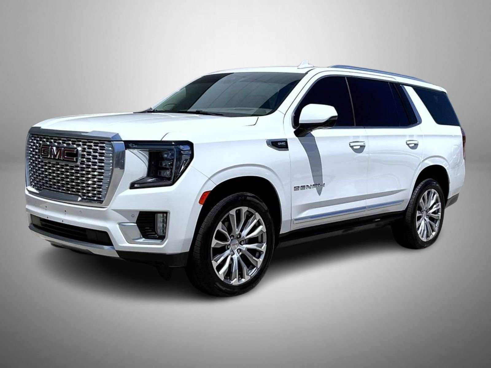 Used 2022 White GMC Denali image 1