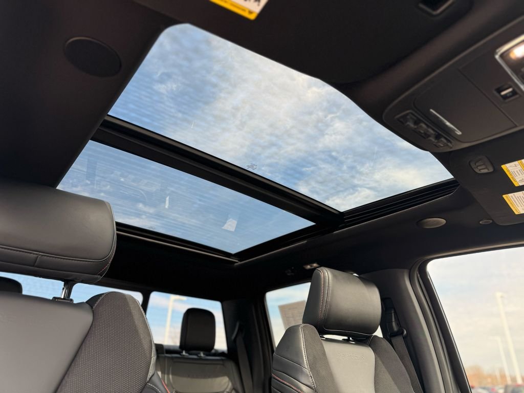 Used 2025 Gray Metallic Ford Raptor image 39