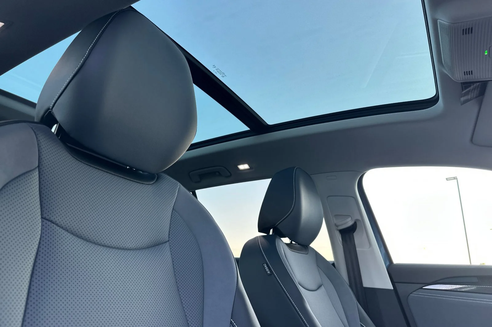 New 2026 Monterey Blue Pearl Volkswagen SE image 17