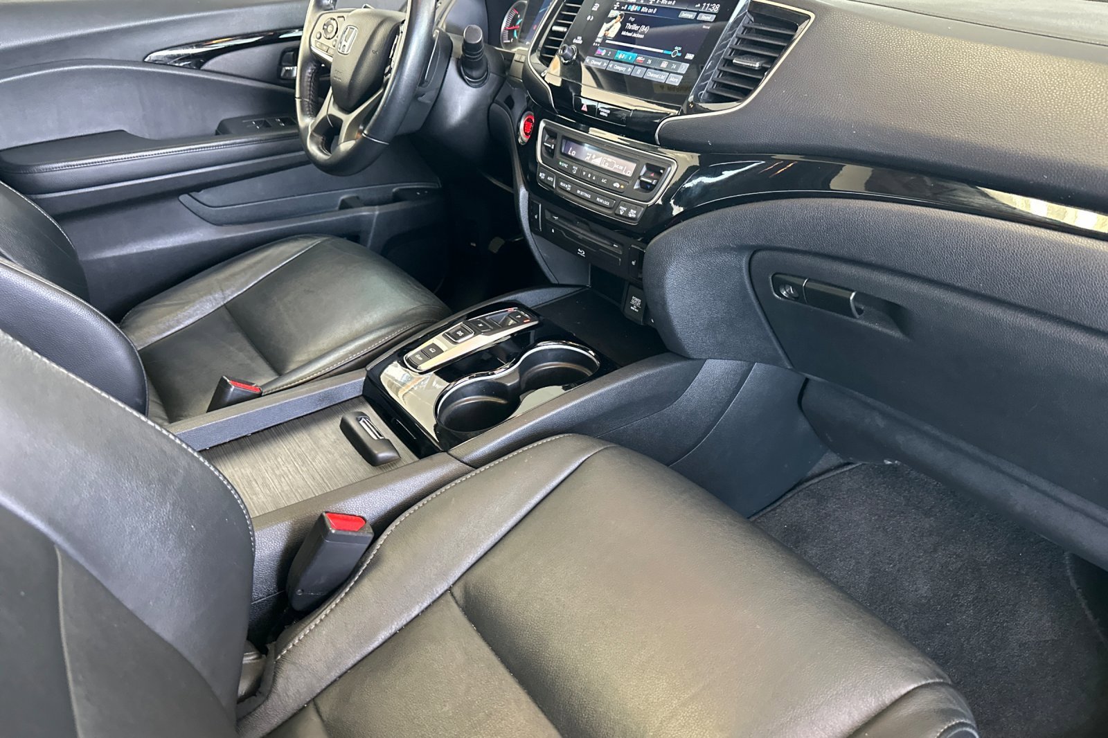 Used 2021 Black Honda Touring 8-Passenger image 18