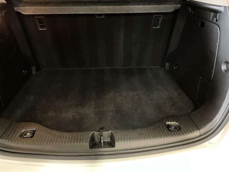 Used 2018 White Buick Preferred image 17