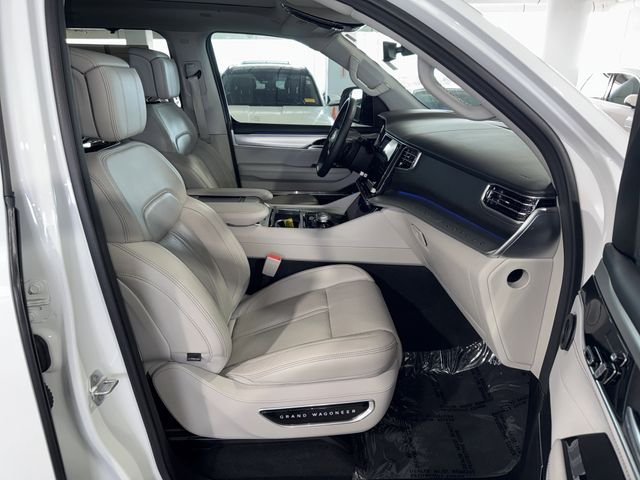 Used 2023 Bright White Clearcoat Jeep Base image 10