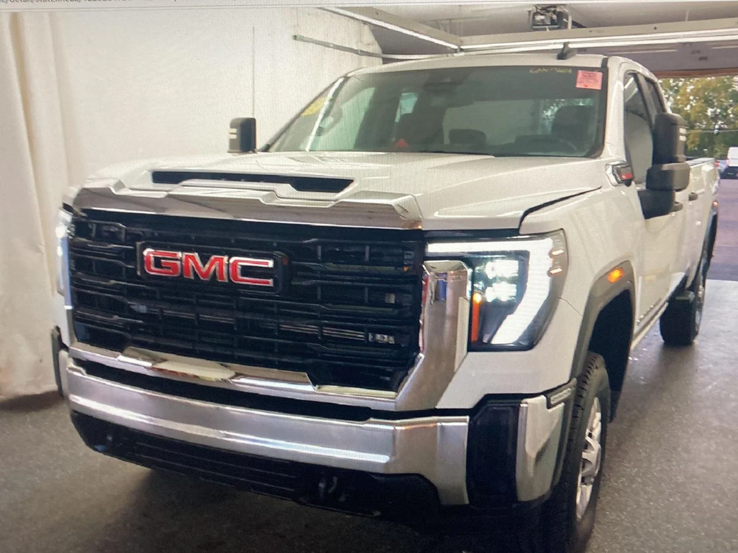 Used 2024 Summit White GMC Pro image 3