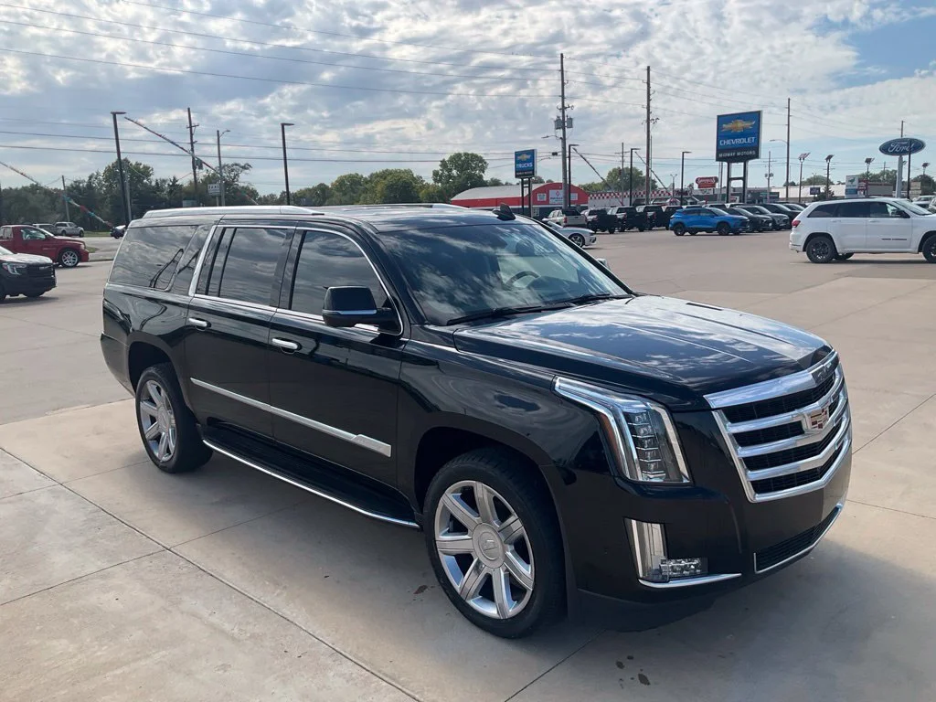 Used 2018 BLACK RAVEN Cadillac Luxury image 34