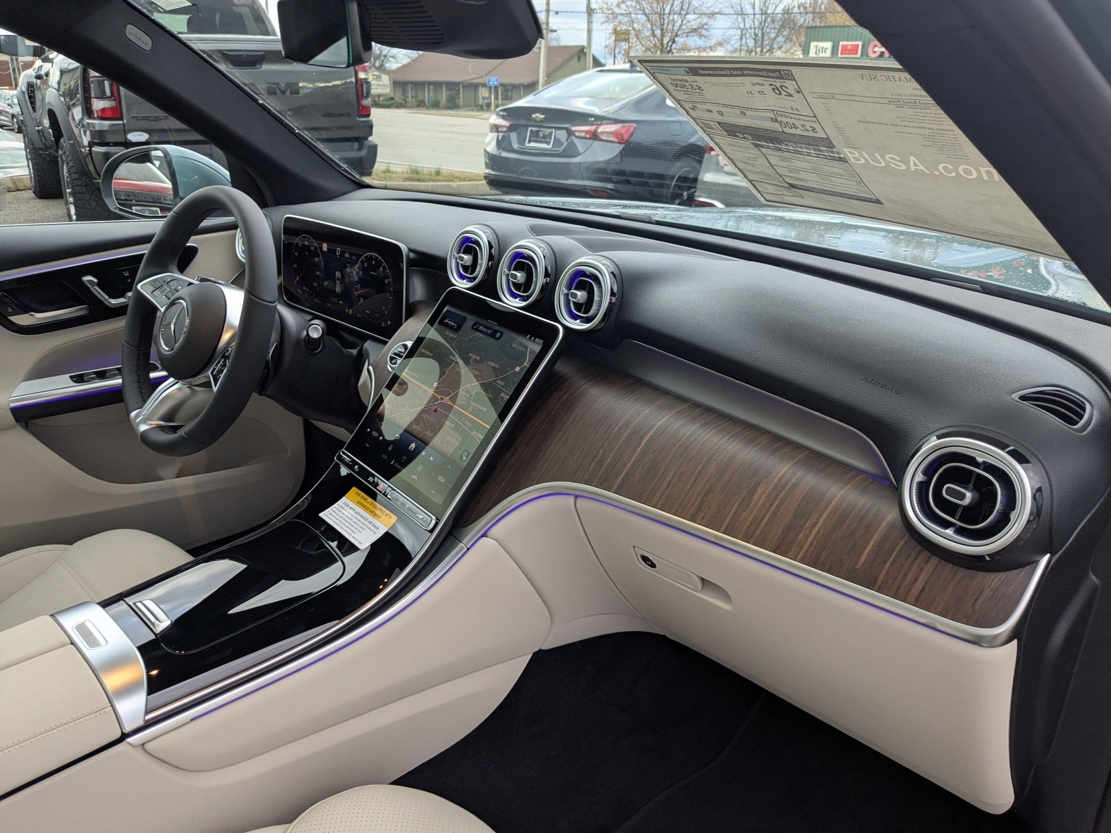 New 2026 Verde Silver Metallic Mercedes-Benz GLC 300 image 71
