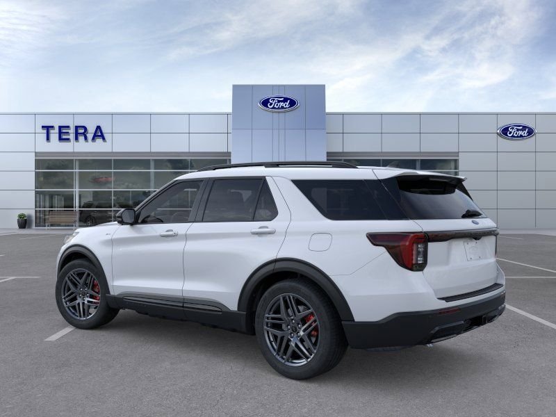 New 2026 Space White Metallic Ford ST-Line image 5
