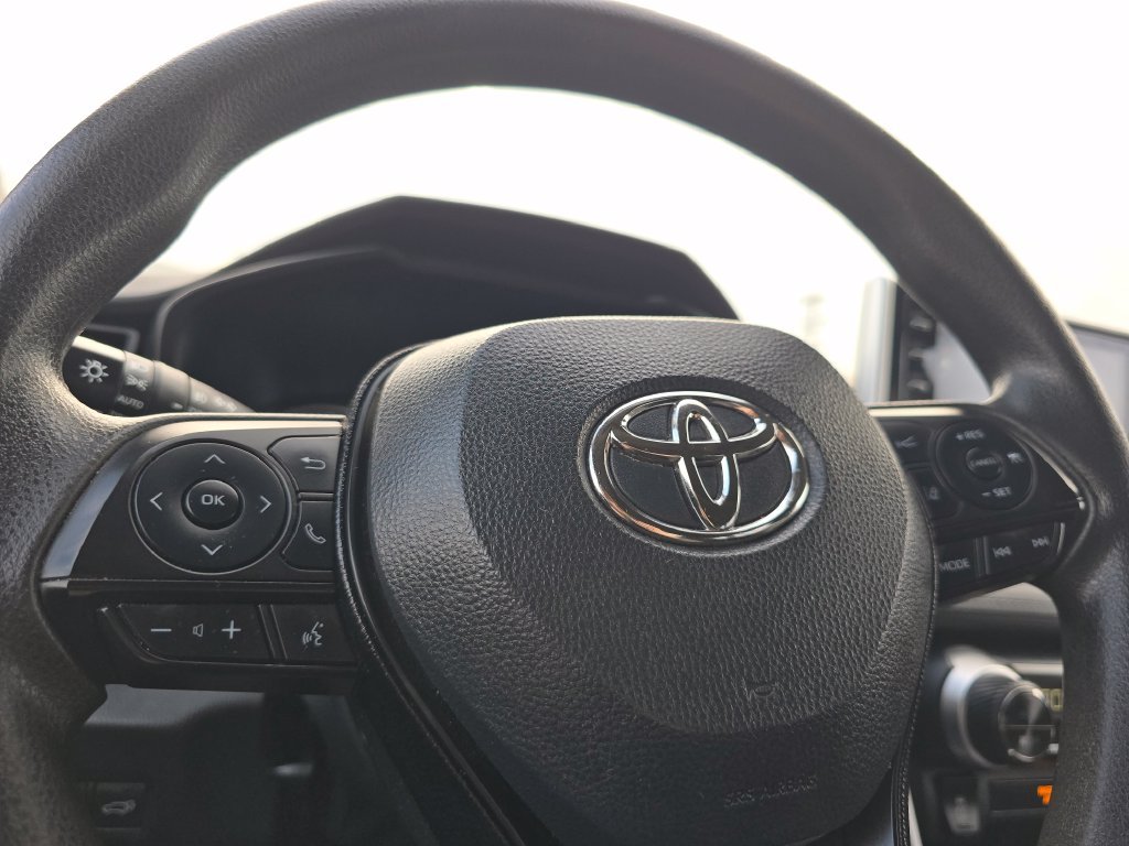 Used 2021  Toyota XLE image 23