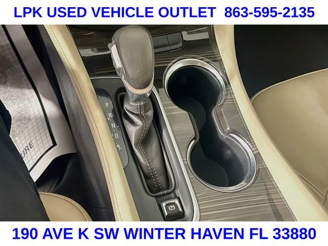 Used 2019 Red Buick Essence image 17