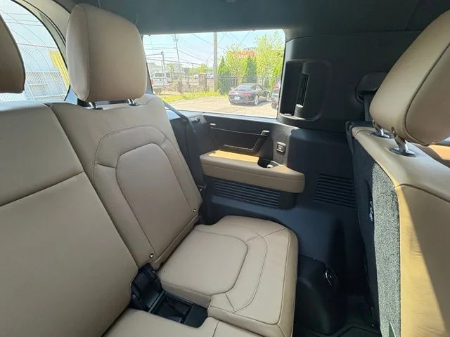 New 2026 Woolstone Green Land Rover X-Dynamic SE image 52