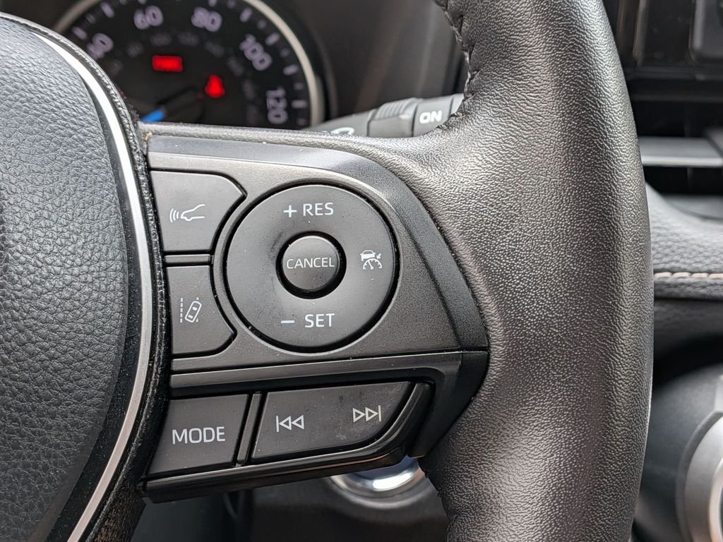 Used 2021 White Toyota XLE image 23