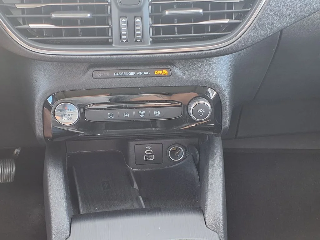 Used 2025 Gray Ford Platinum image 31