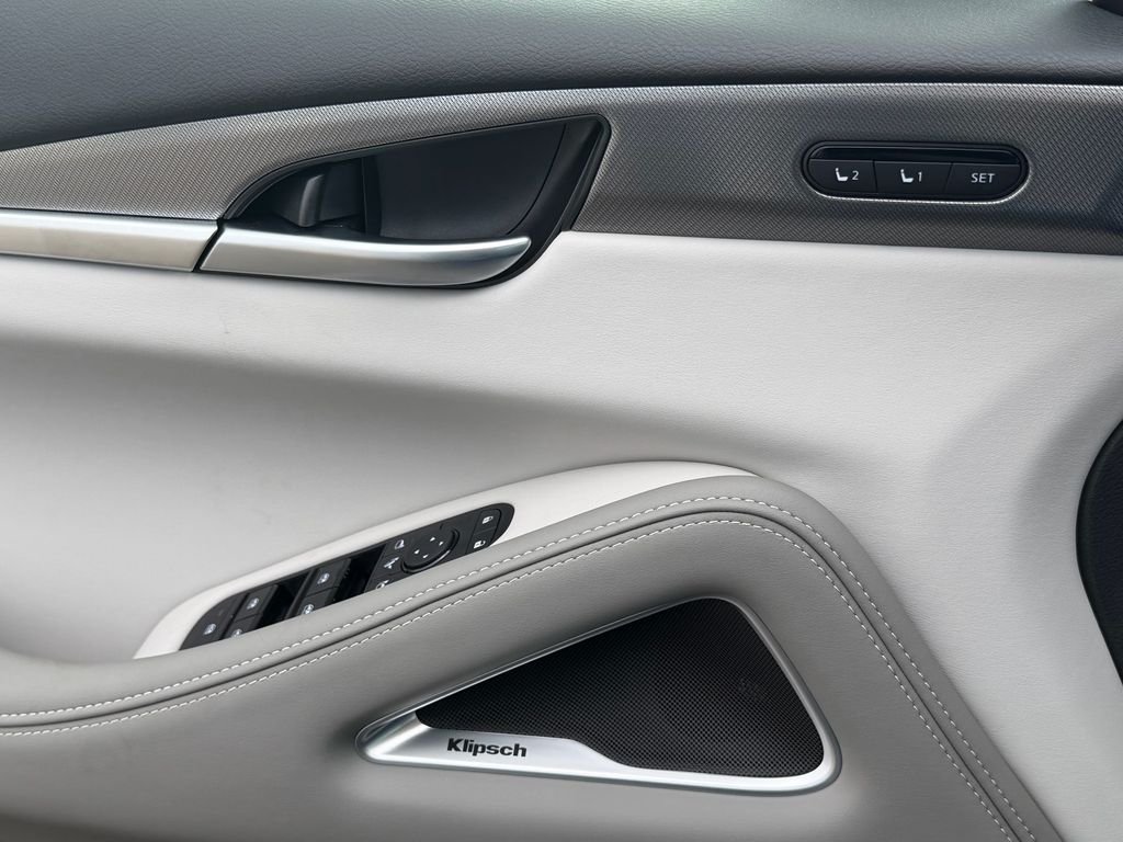 New 2027 HARBOR GRAY INFINITI Luxe FWD image 26