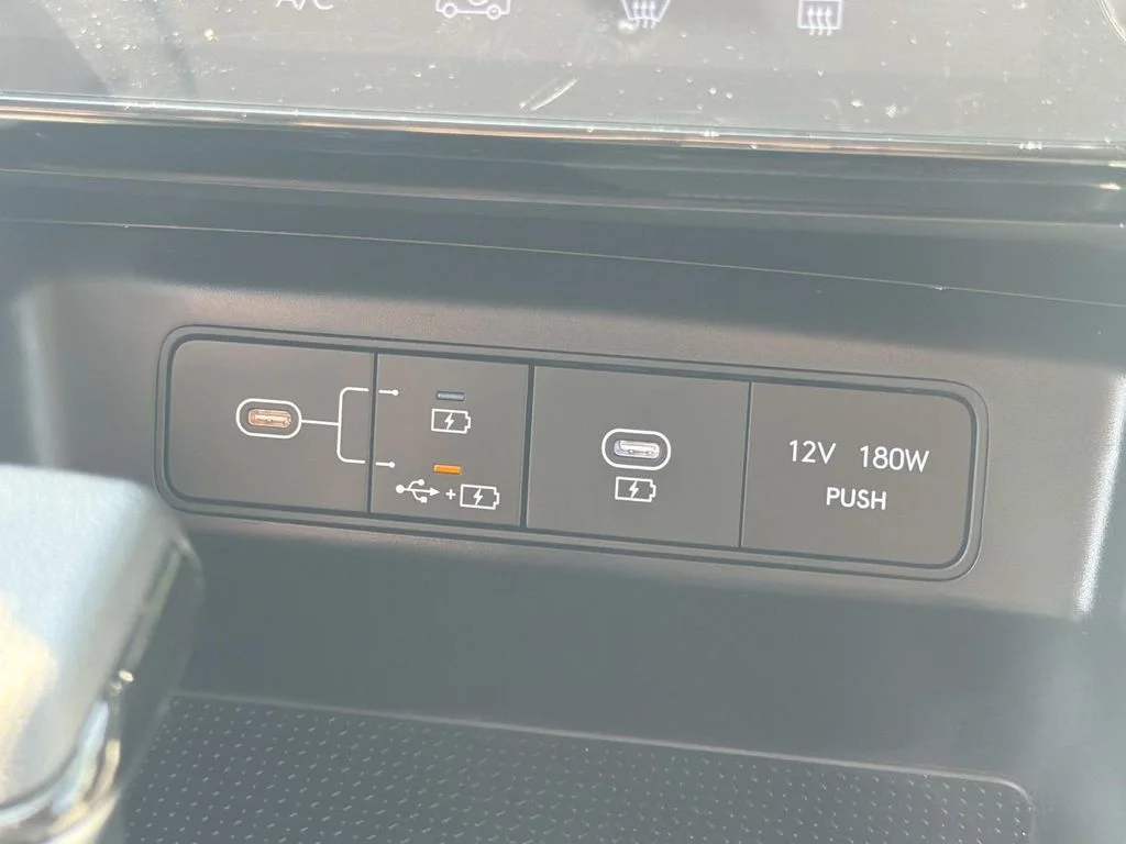 Used 2026 Black Hyundai SEL image 5