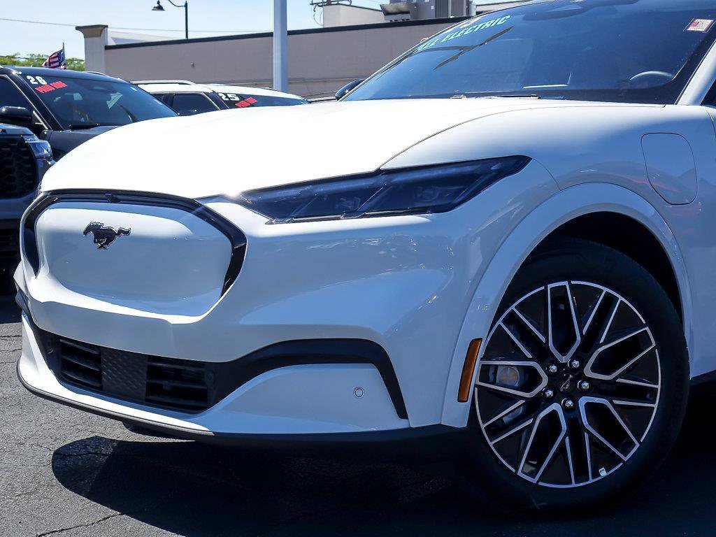 Used 2026 White Metallic Ford Premium image 3