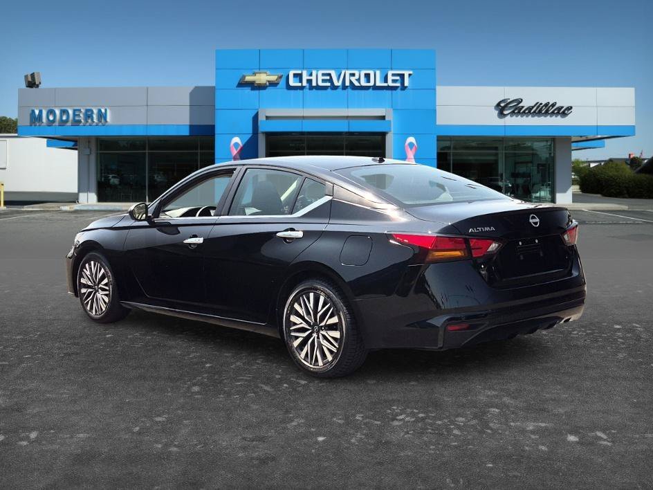 Certified Used 2024 Super Black Nissan 2.5 SV image 3