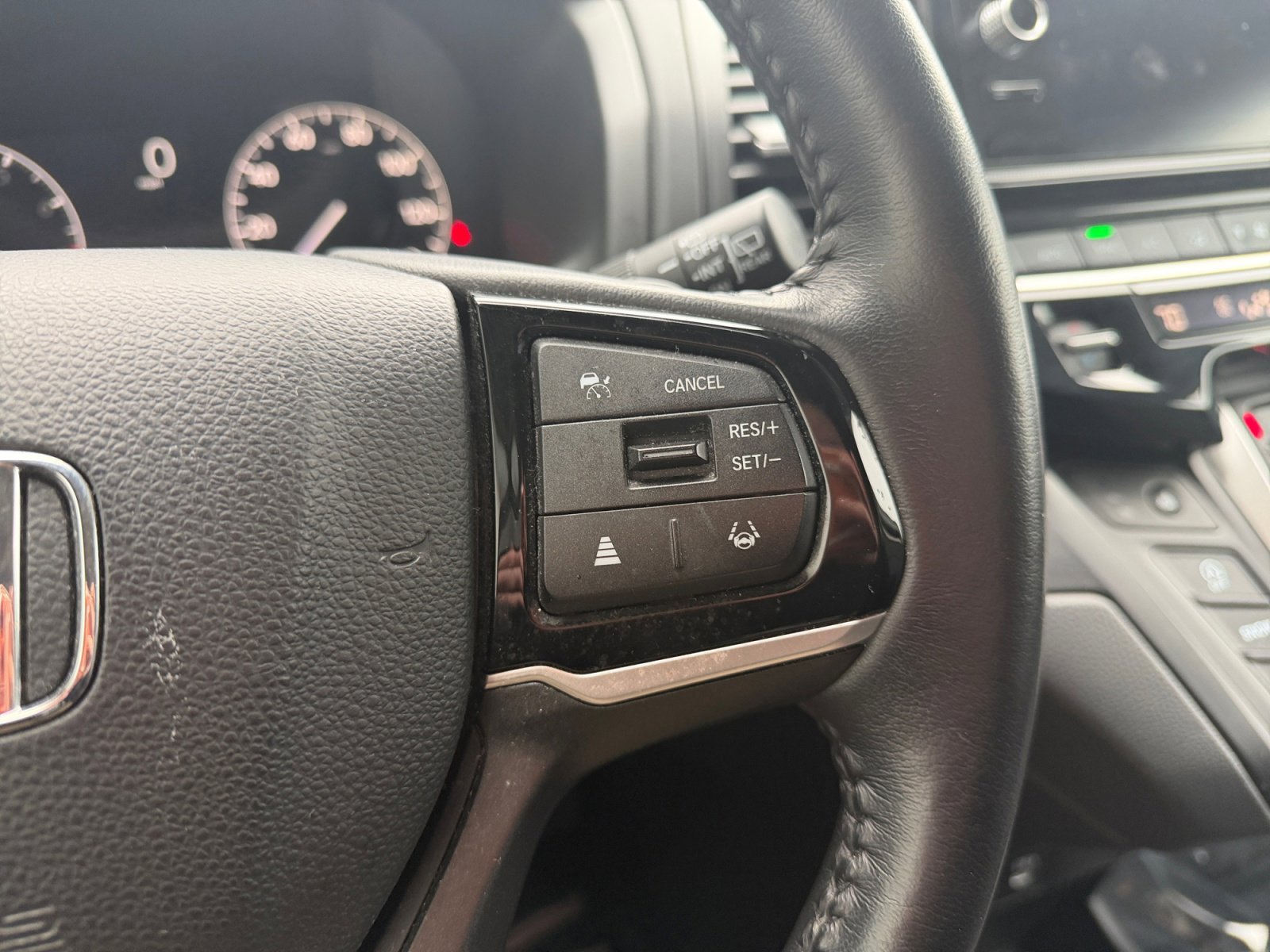 2025 Honda Odyssey EX-L - Photo 12