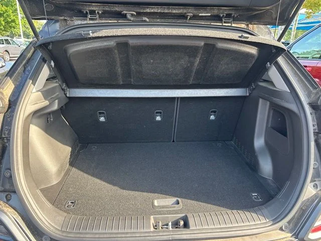 Used 2018 Ultra Black Hyundai Limited image 8