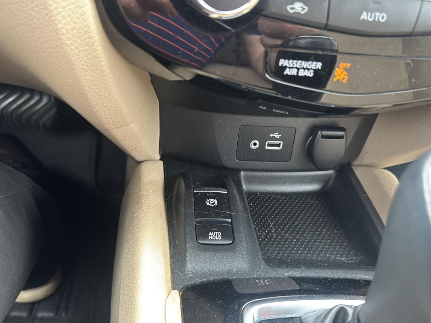 Used 2020 Pearl White Tricoat Nissan SV image 20