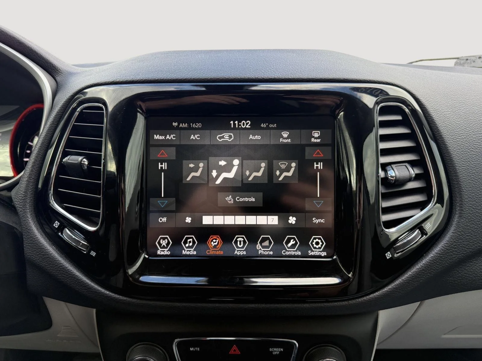 Used 2018 Granite Crystal Metallic Clearcoat Jeep Limited image 25