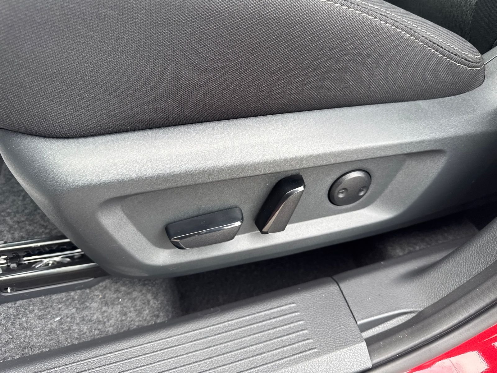 New 2026 Nissan Rogue SV 4D Sport Utility