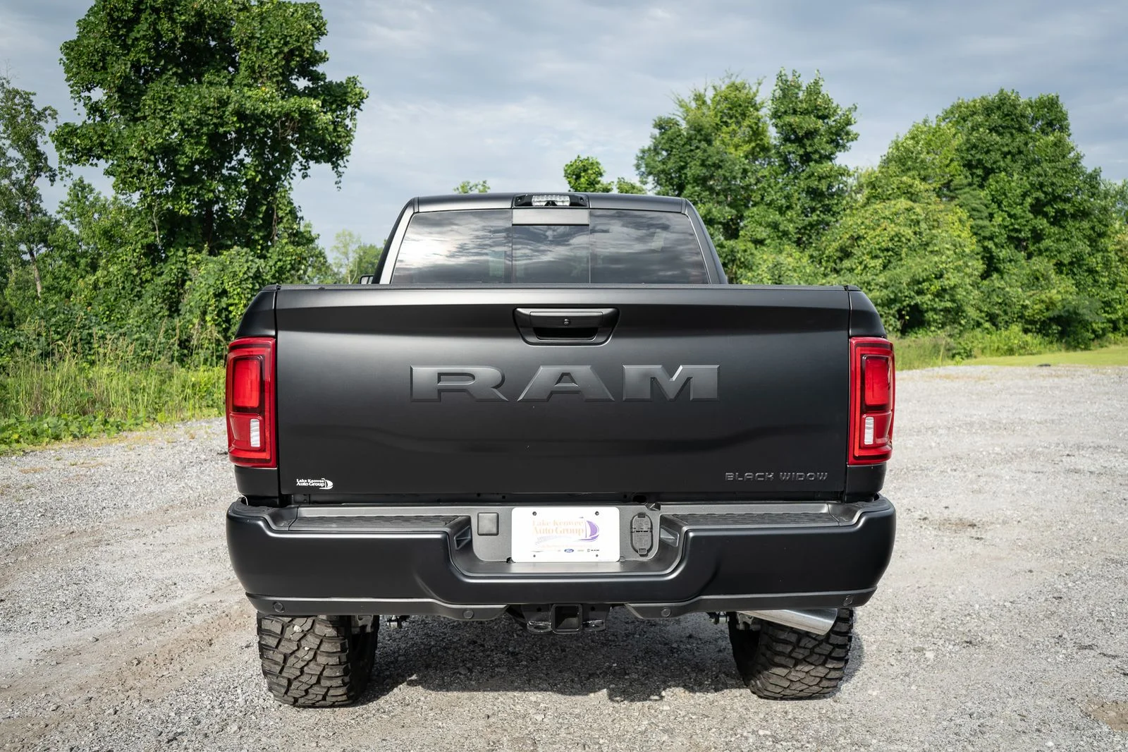 New 2026 Diamond Black Crystal Pearl-Coat Exterior Paint RAM Laramie with Black Widow Package image 17