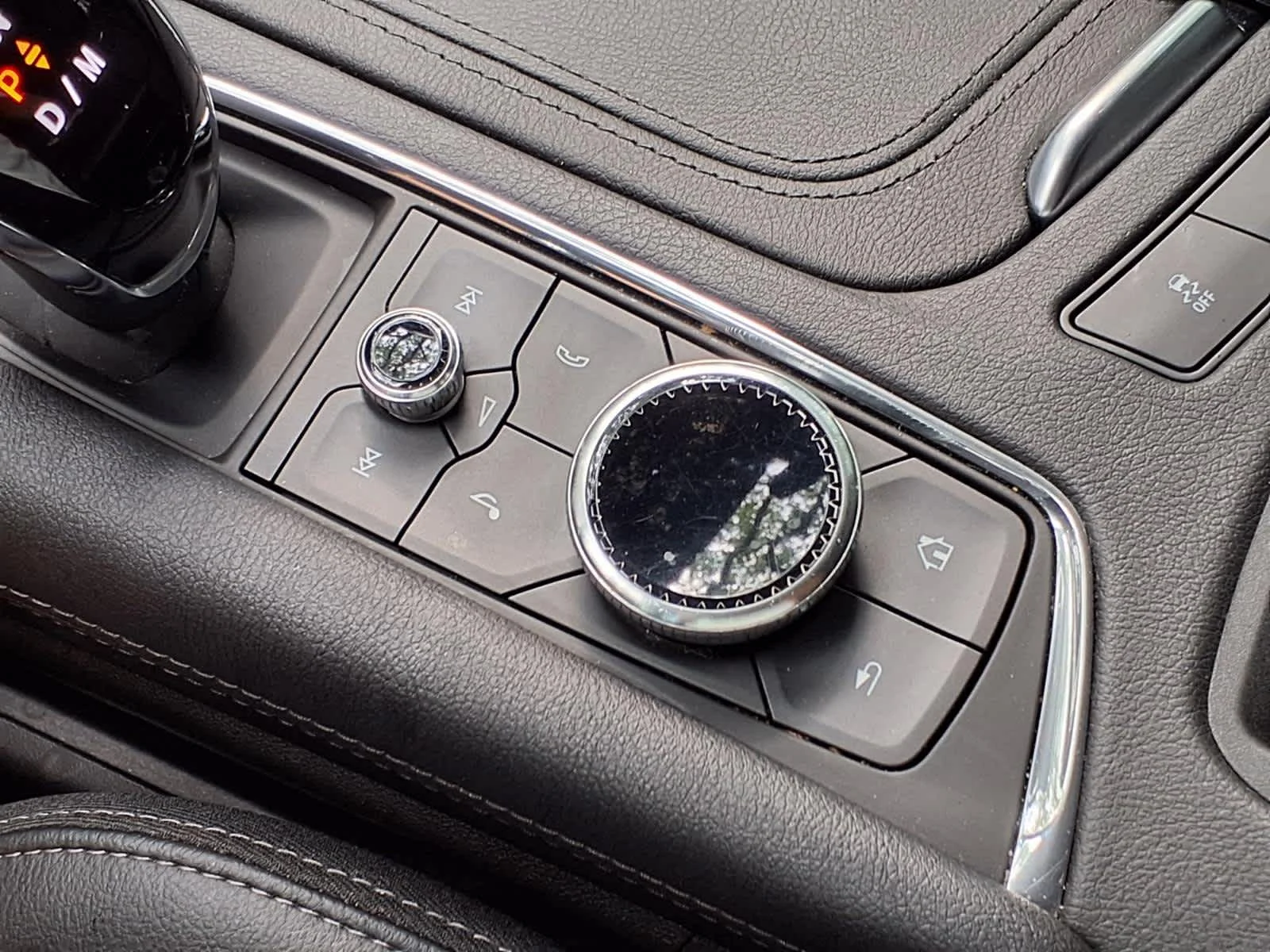Used 2023 Argent Silver Metallic Cadillac Luxury image 19