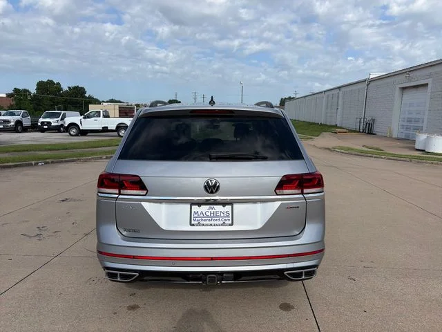 Used 2021 Silver Volkswagen 3.6L V6 SE w/Technology R-Line image 4