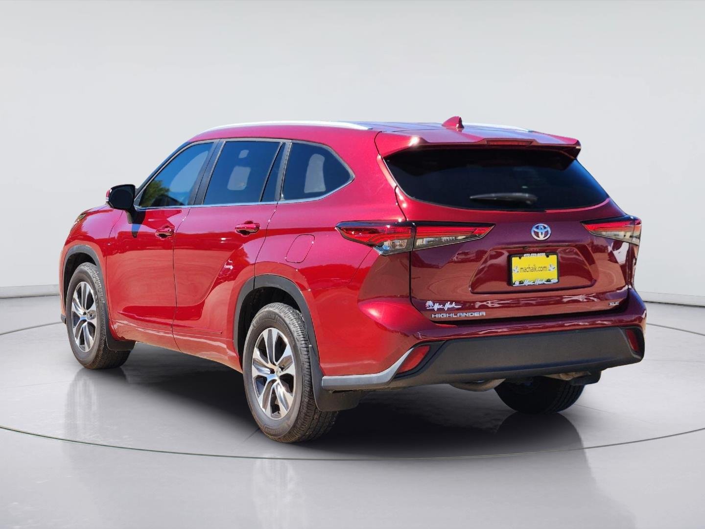 Used 2023 Ruby Flare Pearl Toyota XLE image 4