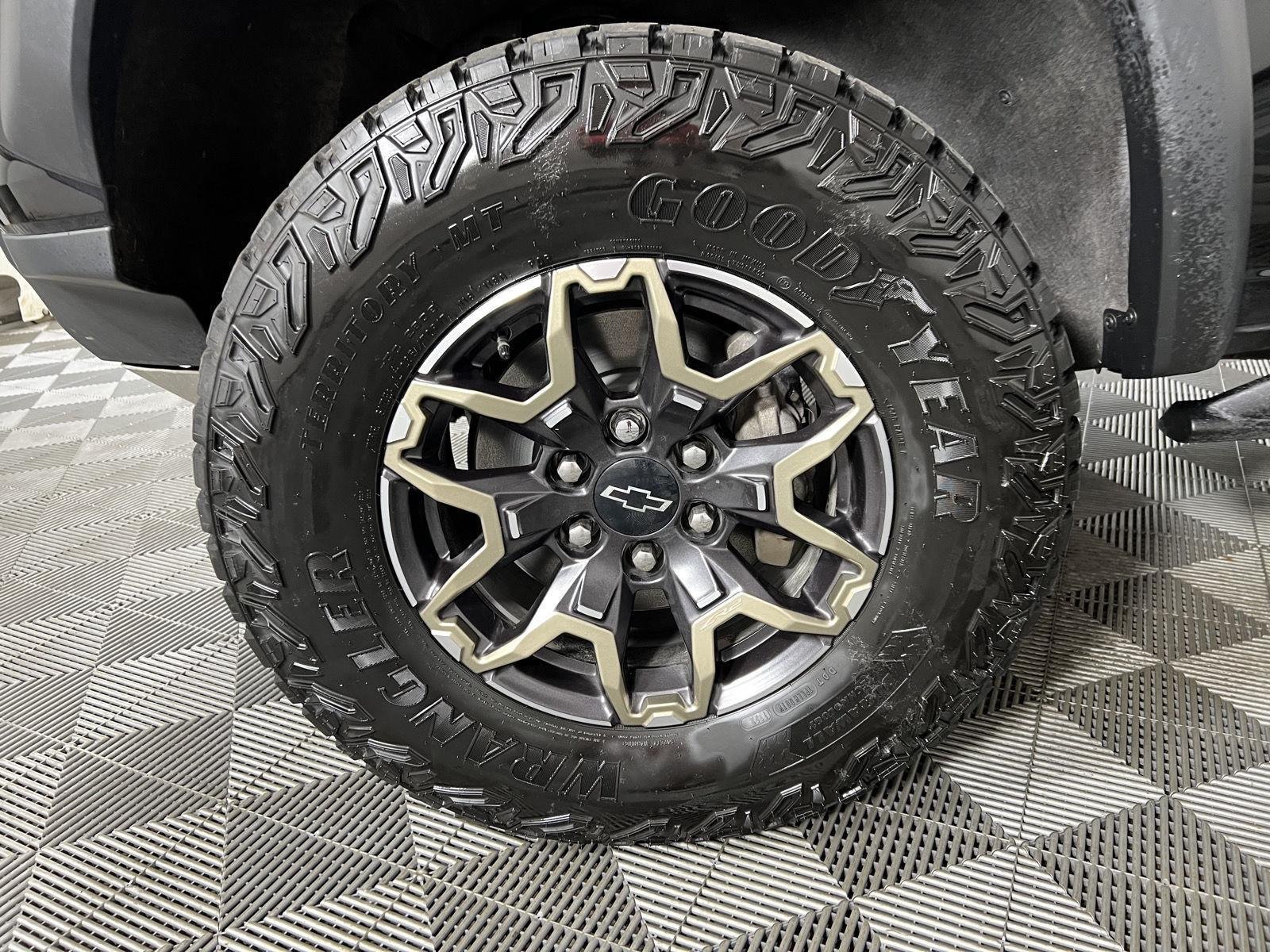 Used 2023 Black Chevrolet ZR2 image 32