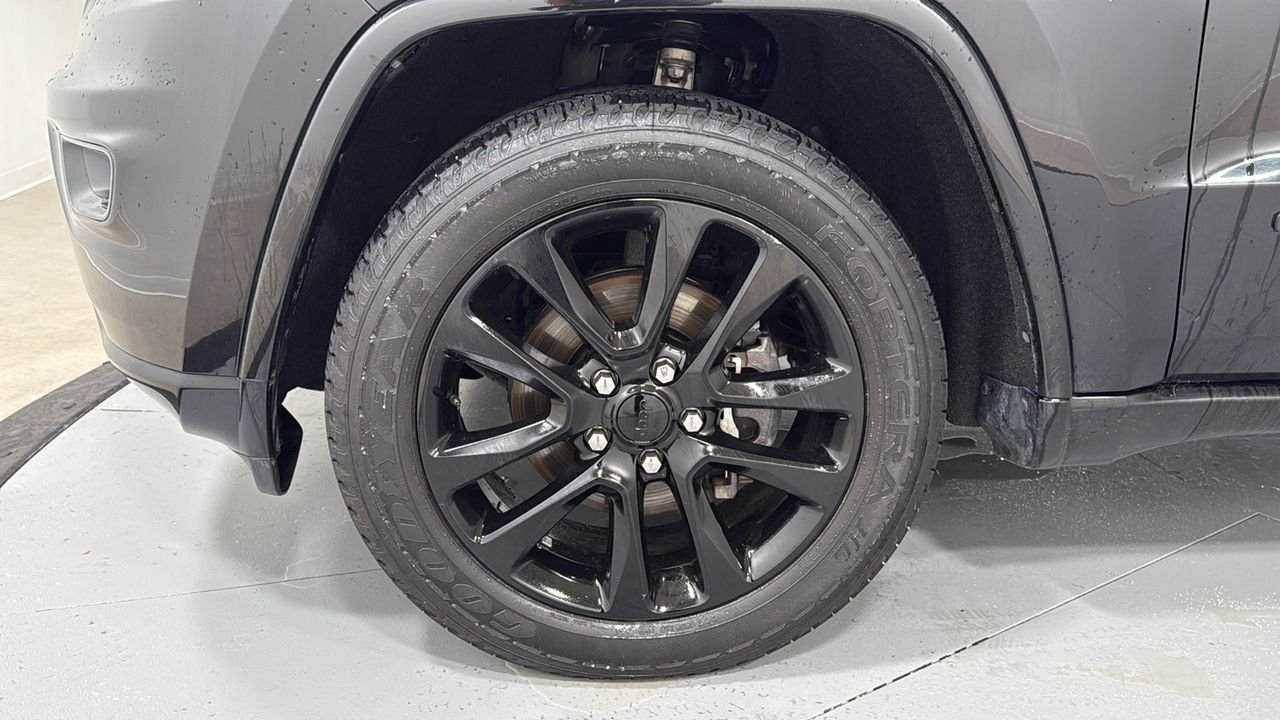 Used 2018 Black Jeep Altitude image 24