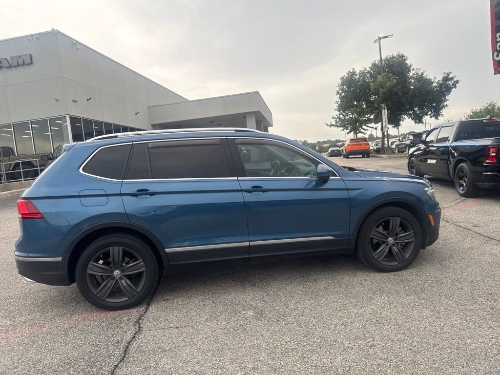 Used 2018 Blue Volkswagen 2.0T SEL Premium image 20