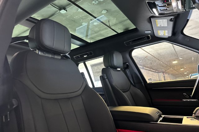 New 2026 Santorini Black Land Rover SE image 16