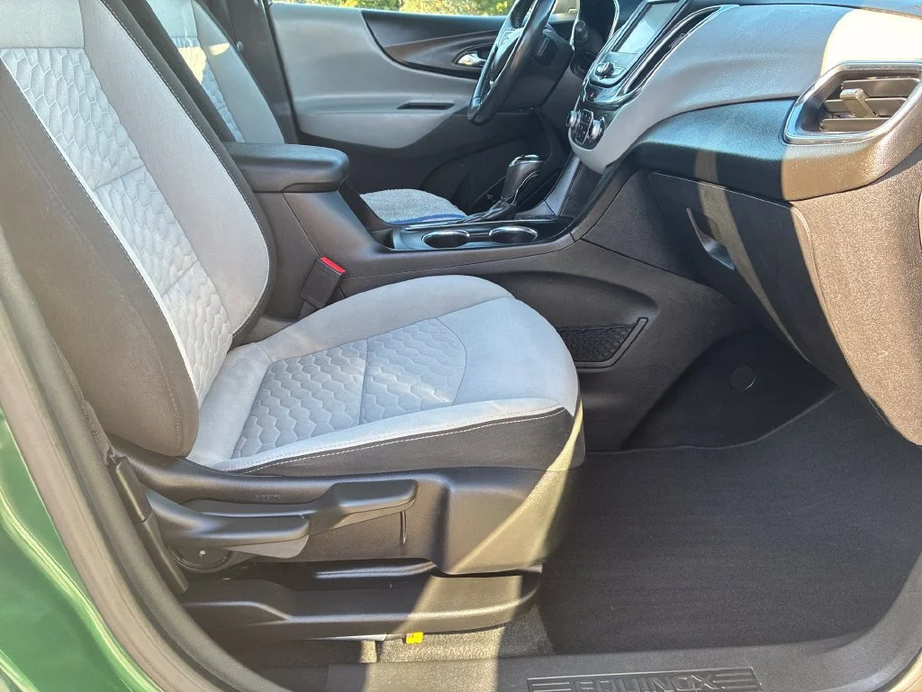 Used 2018 IVY METALLIC Chevrolet LT image 29