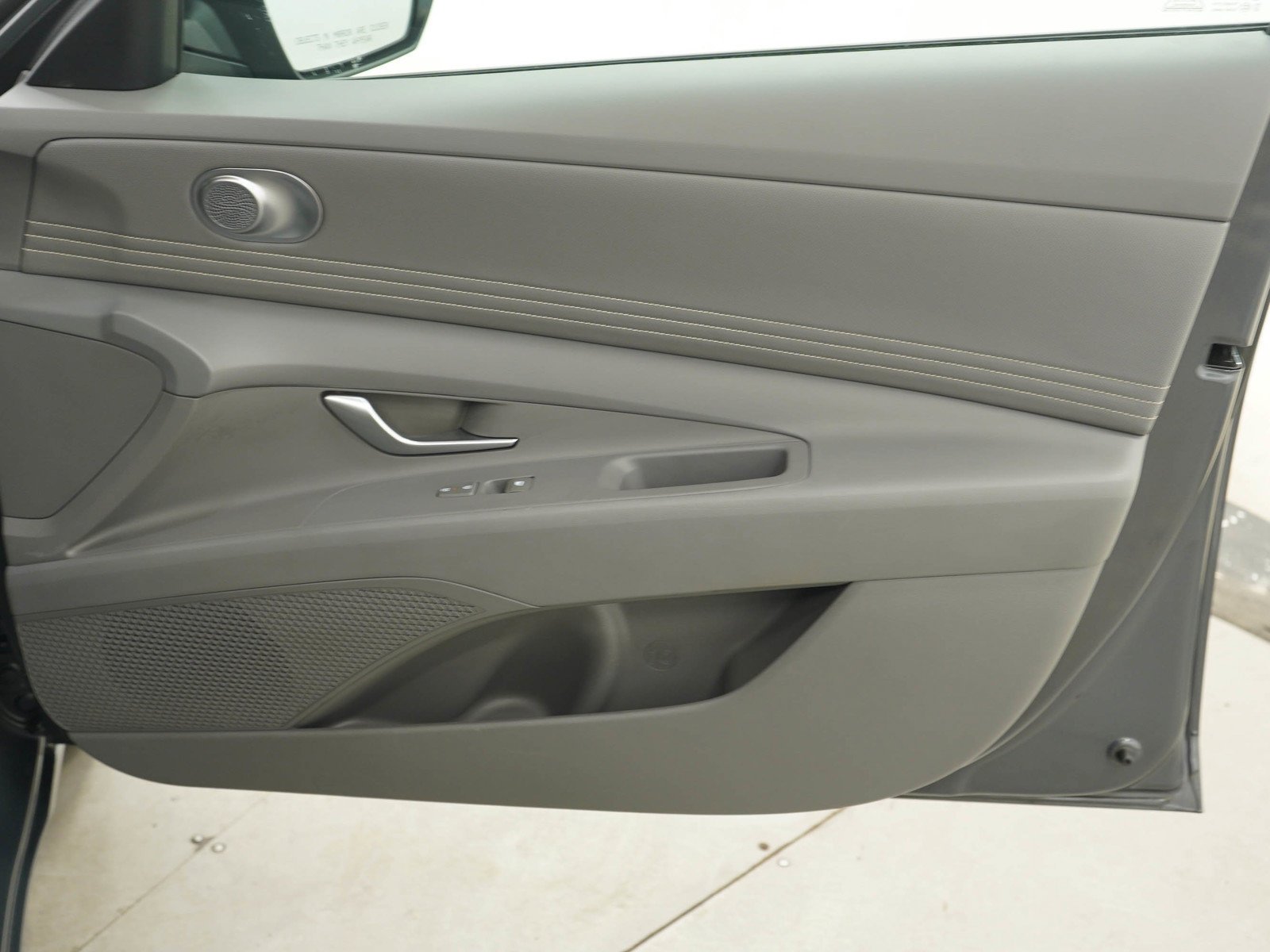 Used 2025 Ecotronic Gray Hyundai Sel Convenience image 9