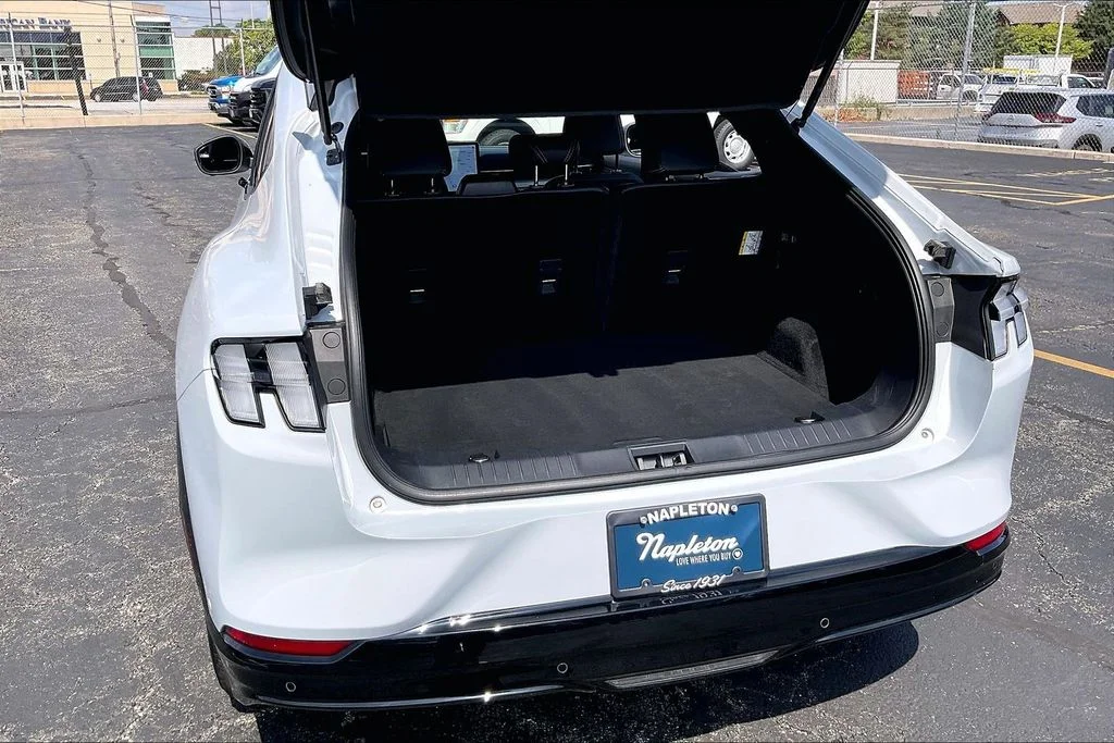 Certified Used 2023 White Metallic Ford California Route 1 image 28