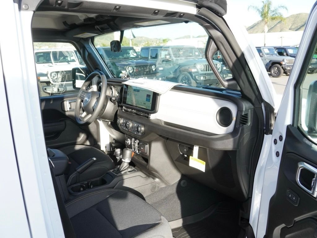 New 2026 Bright White Clear-Coat Exterior Paint Jeep Sport image 21