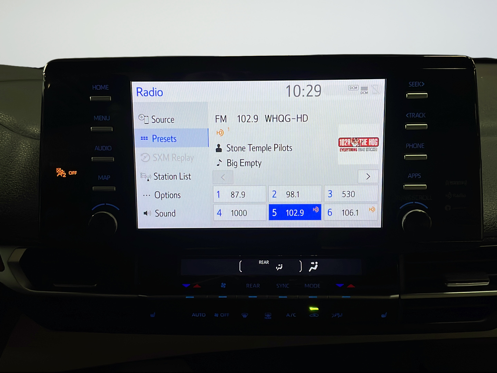 Used 2022  Toyota XLE image 15