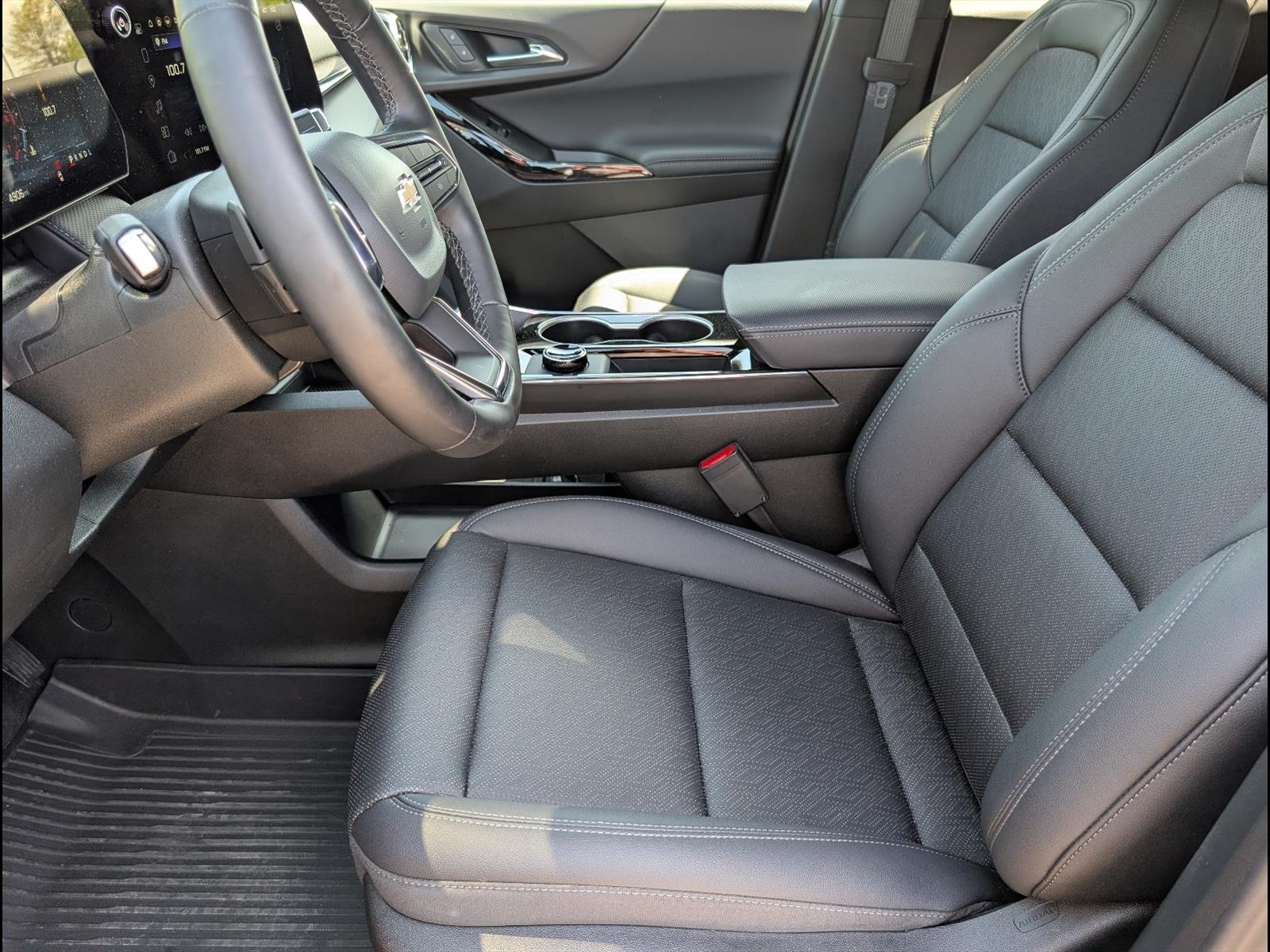 2026 Chevrolet Equinox LT - Photo 11