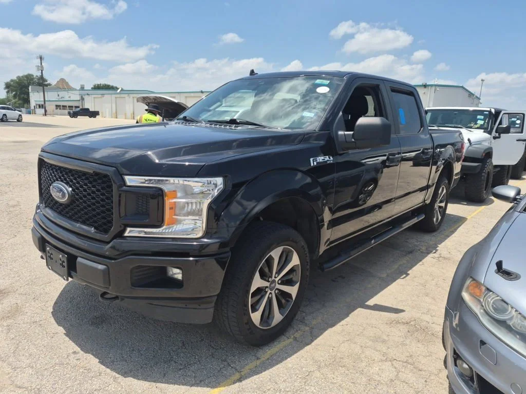 Used 2020 Black Ford XL image 6
