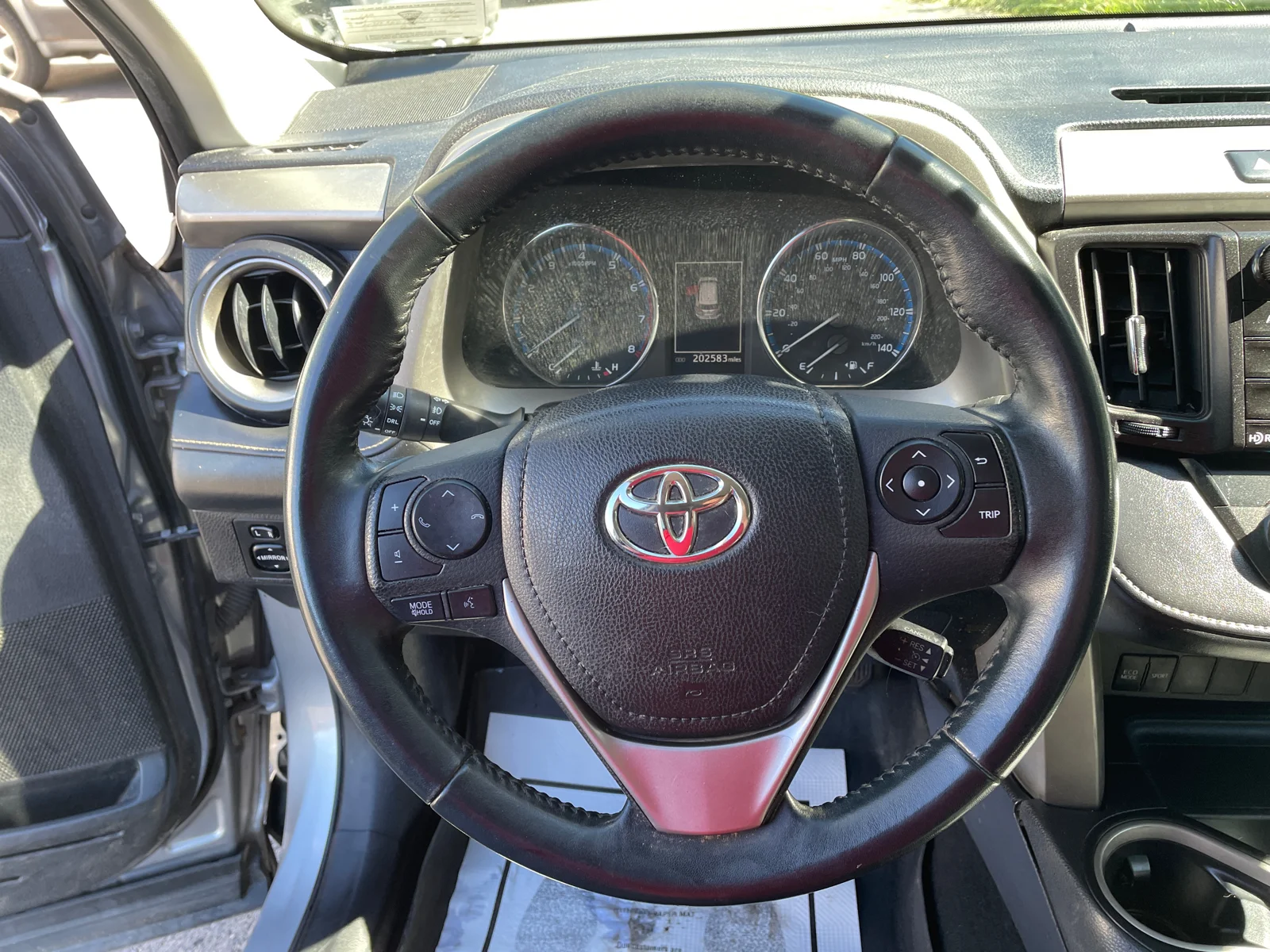 Used 2016 Silver Sky Metallic Toyota XLE image 13