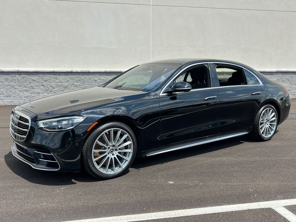 Certified Used 2022  Mercedes-Benz S 580 image 2