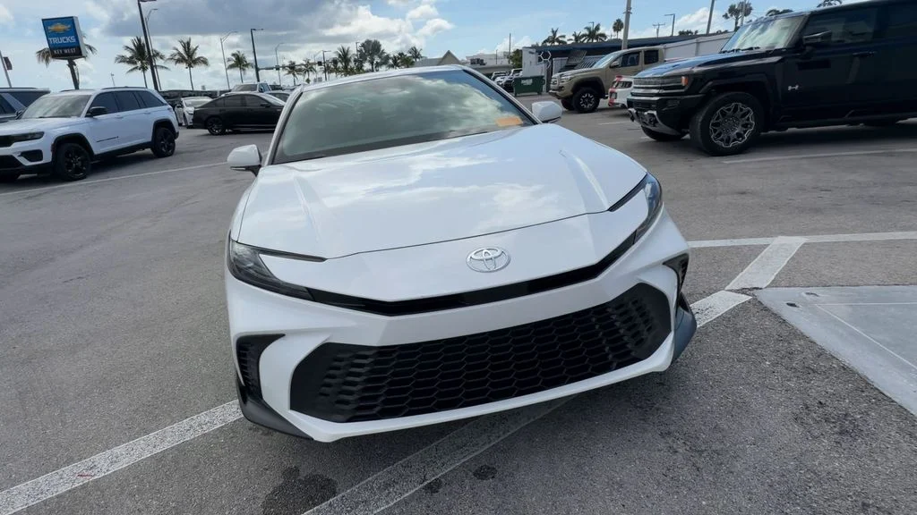 Used 2025 White Toyota SE image 3