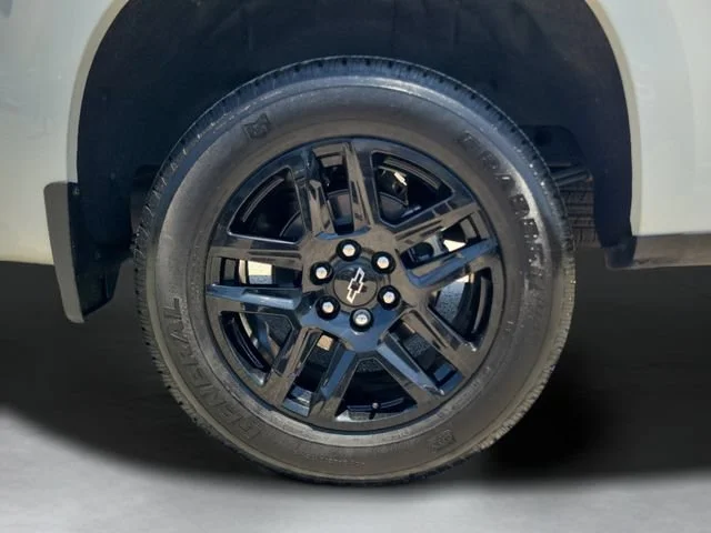 Used 2026 Summit White Chevrolet RST image 37