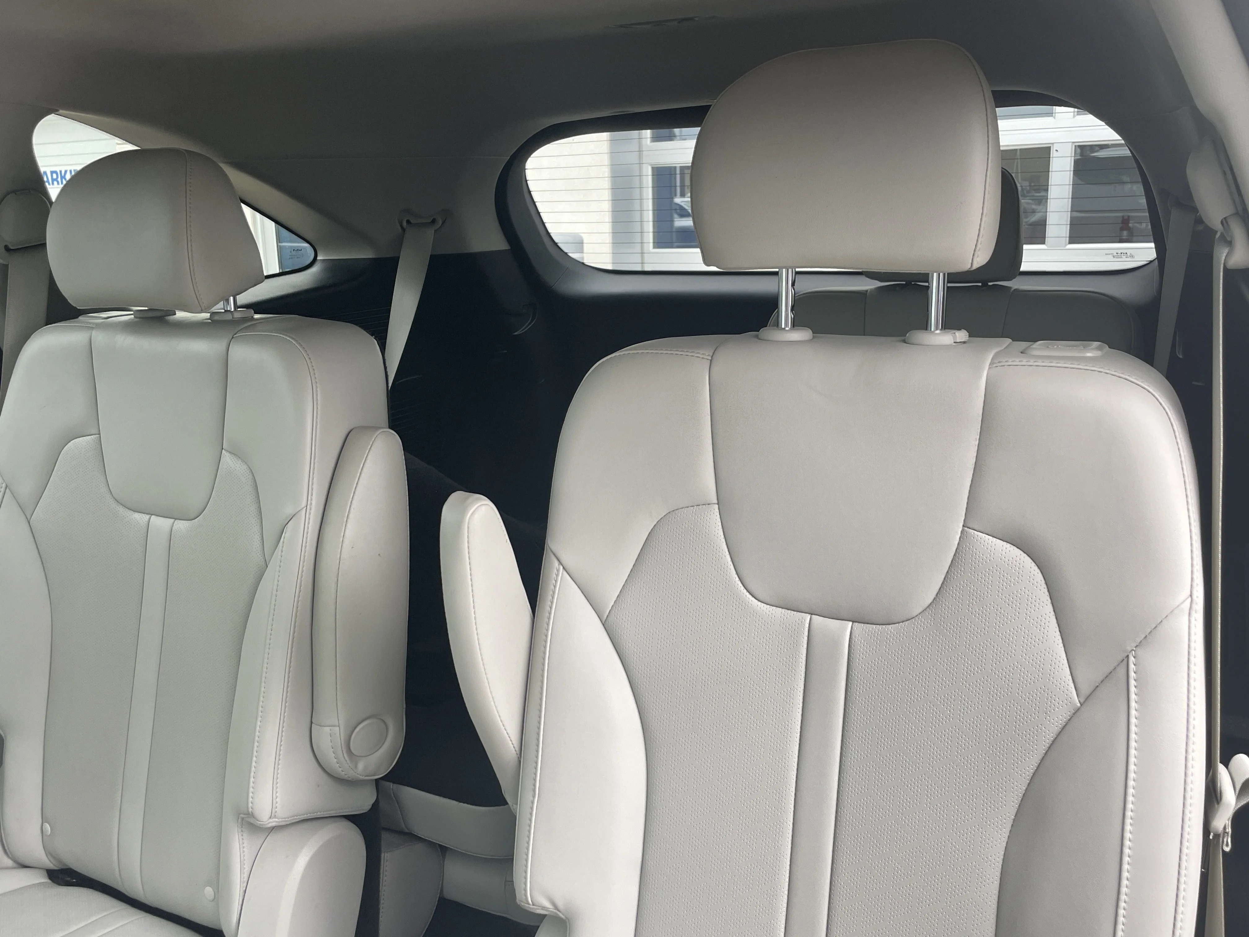 Used 2023 Aruba Green Kia X-Line EX image 11