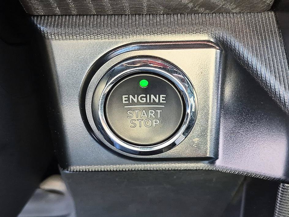 Used 2023 Gray Metallic Ford Platinum image 29
