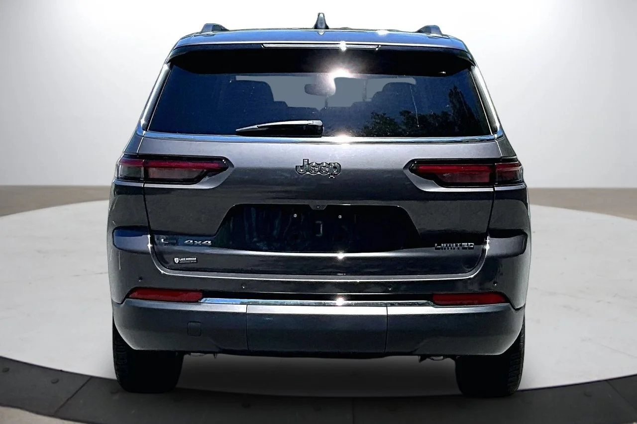 Used 2022 Gray Jeep Limited image 8