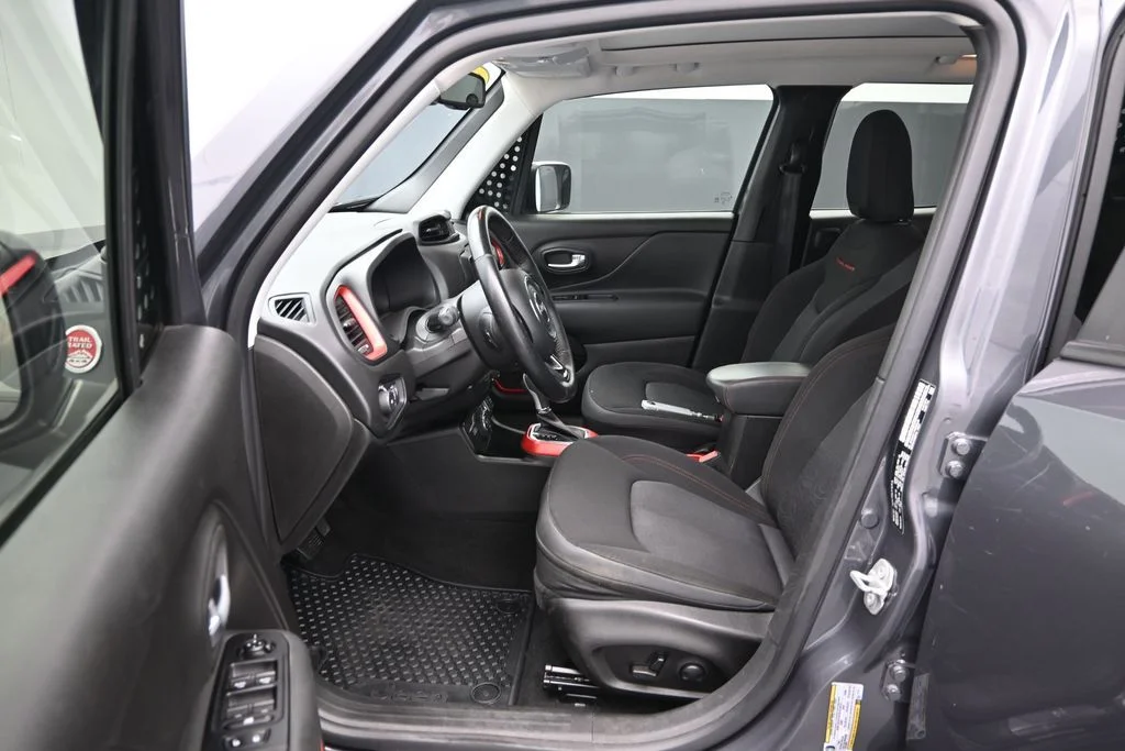 Used 2022 Graphite Gray Jeep Trailhawk image 17